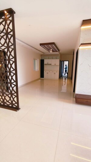 Room in 3.5 BHK Apartment at Adarsh Lakefront Phase 2, Marathahalli Orr – for Rent