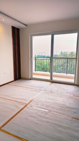 Room in 3.5 BHK Apartment at Adarsh Lakefront Phase 2, Marathahalli Orr – for Rent