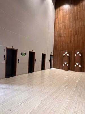  Office Space – Exterior View View at Gota - for Rent