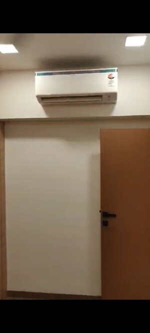 Room in 2 BHK Apartment at Datta Parag Apartment, Andheri West – for Rent