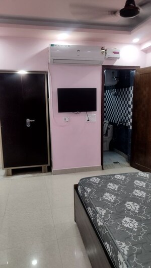 Team Area in 1 BHK Builder Floor at RWA Apartments Sector 47, Sector 47 – for Rent