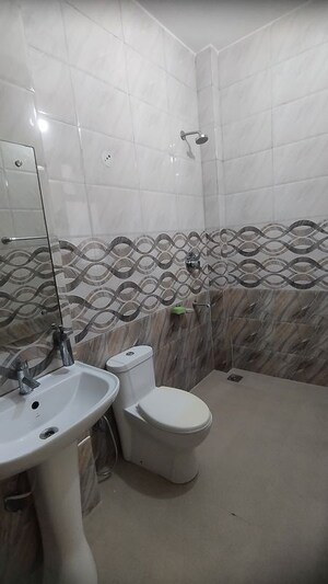Bathroom in 1 BHK Builder Floor at RWA Apartments Sector 47, Sector 47 – for Rent