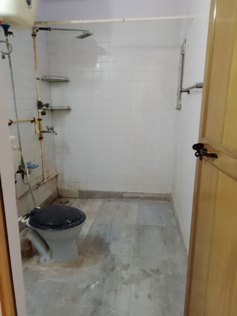 Bathroom, ip extension 2 Bedroom 950 Sq.Ft. Apartment In Ip Extension Delhi 10716413