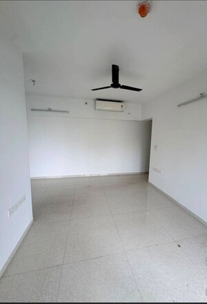 2 BHK Apartment For Rent in Lodha Amara, Kolshet Road