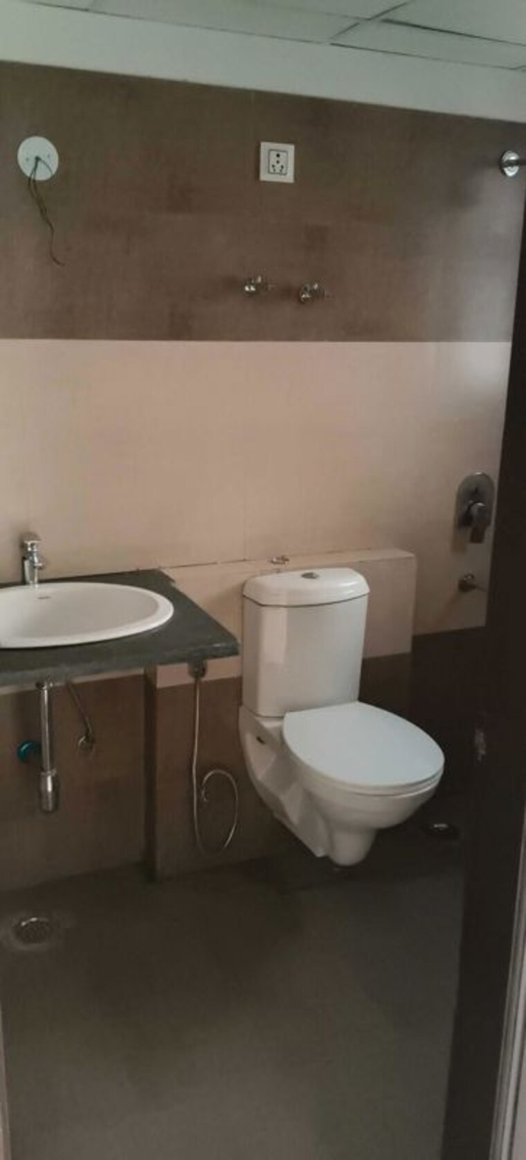 Bathroom, sector 23 3 Bedroom 1550 Sq.Ft. Builder Floor In Sector 23 Gurgaon 10716420