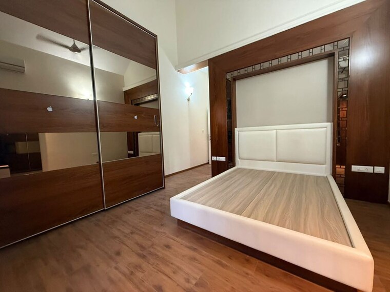 Room, prestige-lakeside-habitat-villa 4 Bedroom 4934 Sq.Ft. Villa In Gunjur Bangalore 10716403
