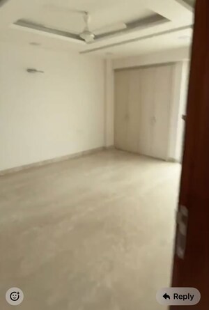 Room in 4 BHK Builder Floor at Panchsheel Park – for Rent