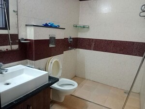 Bathroom in 3 BHK Builder Floor at Unitech South City II, Sector 50 – for Rent