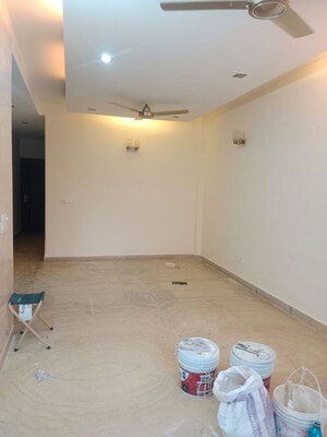 Bathroom in 3 BHK Builder Floor at Unitech South City II, Sector 50 – for Rent