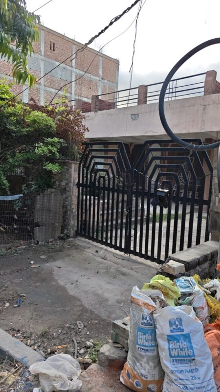 Exterior View, nehru nagar iii 3.5 Bedroom 540 Sq.Yd. Independent House In Nehru Nagar Iii Ghaziabad 10716454