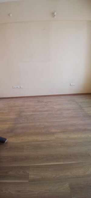 Furnished Amenities in 2.5 BHK Apartment at Lake Primrose, Powai – for Sale