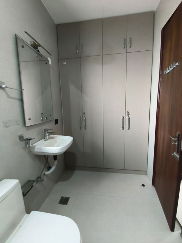 Bathroom, sector 57 3 Bedroom 2200 Sq.Ft. Builder Floor In Sector 57 Gurgaon 10716500