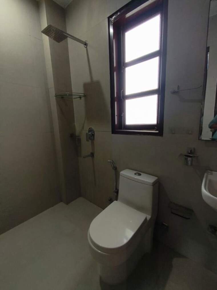 Bathroom, sector 57 3 Bedroom 2200 Sq.Ft. Builder Floor In Sector 57 Gurgaon 10716500