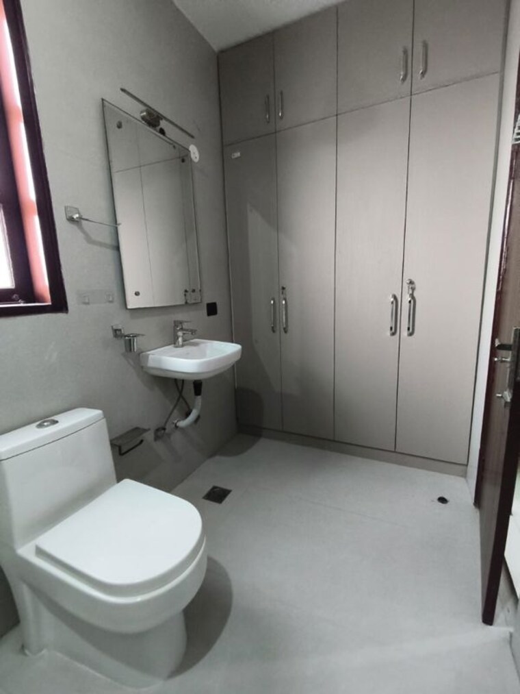 Bathroom, sector 57 3 Bedroom 2200 Sq.Ft. Builder Floor In Sector 57 Gurgaon 10716500