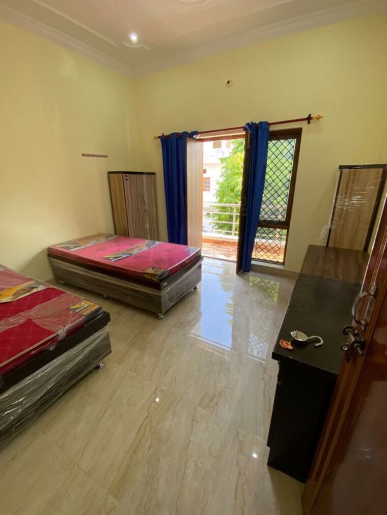 Bedroom, vineet khand Pg For Girls In Vineet Khand 10716527