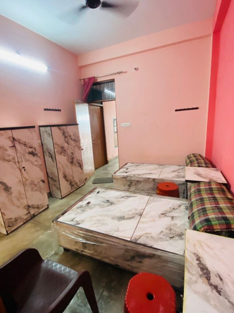 Bedroom, vineet khand Pg For Girls In Vineet Khand 10716542