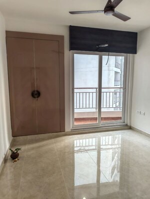 Room in 3 BHK Apartment at Rishita Mulberry Heights, Sushant Golf City – for Rent