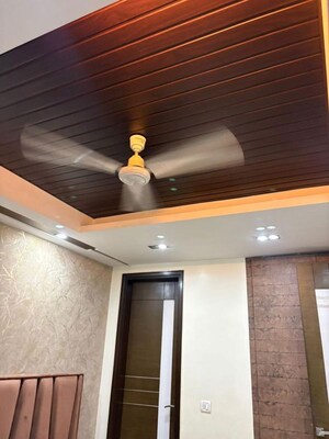 Furnished Amenities in 3 BHK Builder Floor at Hemkunt Colony – for Rent