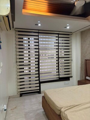 Room in 3 BHK Builder Floor at Hemkunt Colony – for Rent