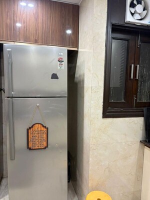 Furnished Amenities in 3 BHK Builder Floor at Hemkunt Colony – for Rent