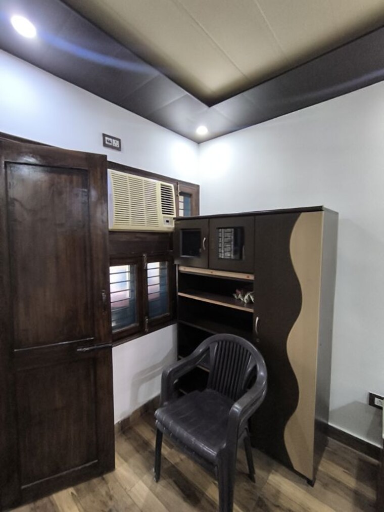 Gym, green fields colony 4 Bedroom 270 Sq.Yd. Builder Floor In Green Fields Colony Faridabad 10716594