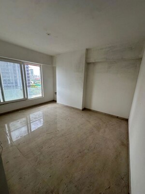 Room in 4 BHK Apartment at ND Palai Towers, Goregaon West – for Rent