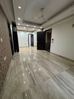 4 BHK +Builder Floor For Sale in BPTP Amstoria Country Floor