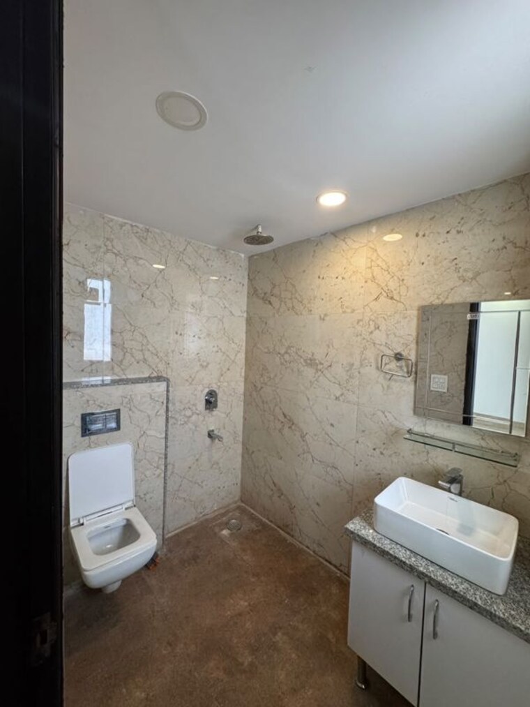 Bathroom, bptp-amstoria-country-floor 4 Bedroom 2700 Sq.Ft. Builder Floor In Sector 102 Gurgaon 10716586