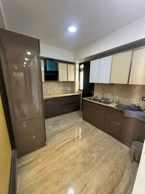 Kitchen in 4 BHK Builder Floor at BPTP Amstoria Country Floor, Sector 102 – for Sale