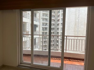 Room in 3.5 BHK Apartment at Rishita Mulberry Heights, Sushant Golf City – for Rent