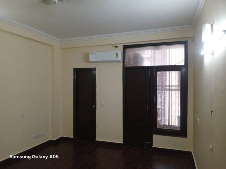 Room, panchsheel enclave 3 Bedroom 265 Sq.Yd. Builder Floor In Panchsheel Enclave Delhi 10716612