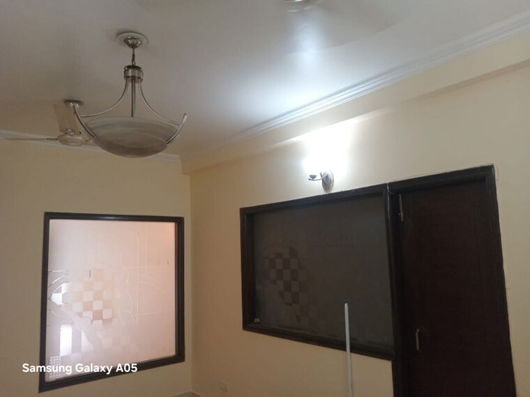Room, panchsheel enclave 3 Bedroom 265 Sq.Yd. Builder Floor In Panchsheel Enclave Delhi 10716612