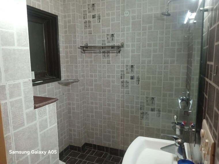 Bathroom, panchsheel enclave 3 Bedroom 265 Sq.Yd. Builder Floor In Panchsheel Enclave Delhi 10716612
