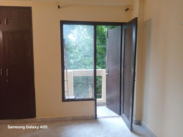 Room, panchsheel enclave 3 Bedroom 265 Sq.Yd. Builder Floor In Panchsheel Enclave Delhi 10716612