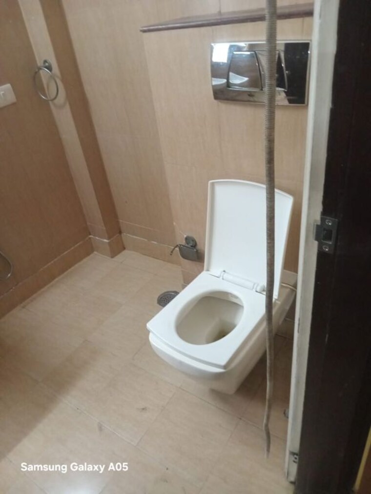 Bathroom, panchsheel enclave 3 Bedroom 265 Sq.Yd. Builder Floor In Panchsheel Enclave Delhi 10716612