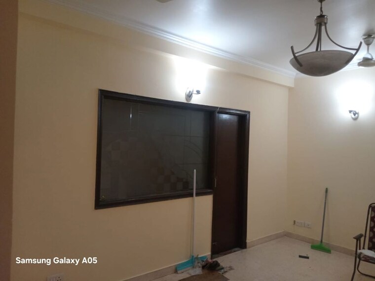 Room, panchsheel enclave 3 Bedroom 265 Sq.Yd. Builder Floor In Panchsheel Enclave Delhi 10716612