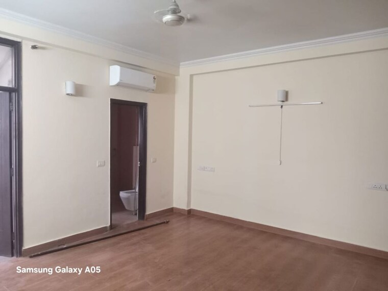 Room, panchsheel enclave 3 Bedroom 265 Sq.Yd. Builder Floor In Panchsheel Enclave Delhi 10716612
