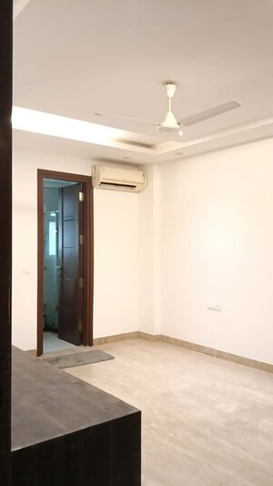 Room in 3 BHK Builder Floor at Defence Colony – for Sale