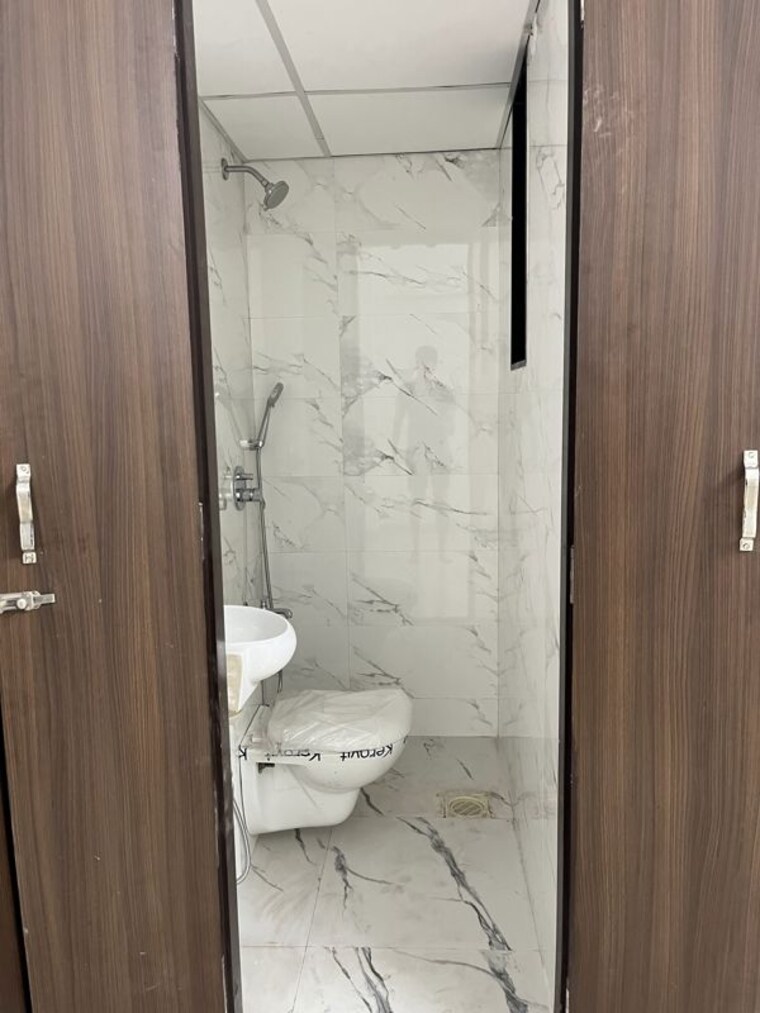 Attached Bathroom, hubtown-harmony 3 Bedroom 559 Sq.Ft. Apartment In Matunga Mumbai 10716600