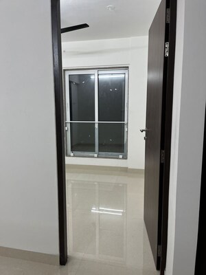 Room in 3 BHK Apartment at Hubtown Harmony, Matunga – for Sale