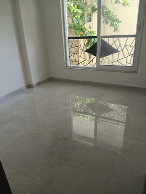 Room in 2 BHK Apartment at West End River View, Aundh – for Rent