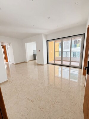 Room in 3 BHK Apartment at Northcape Venicia, Baner – for Rent