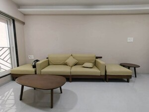 2 BHK Apartment For Rent in Bandstand Apartment, Bandra West