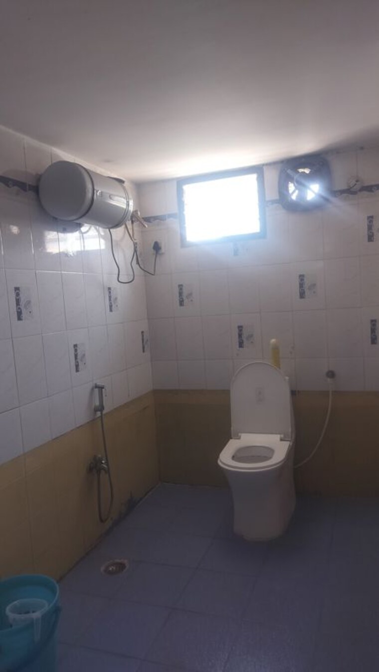 Bathroom, jubilee hills 3 Bedroom 2000 Sq.Ft. Builder Floor In Jubilee Hills Hyderabad 10716730