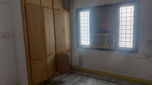 Room in 3 BHK Builder Floor at Jubilee Hills – for Rent