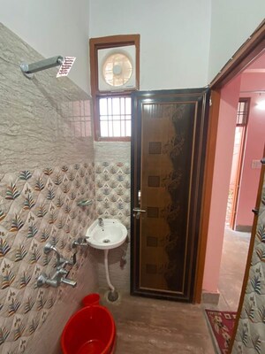 Living Room in  Pg at Vineet Khand 6 – for Rent