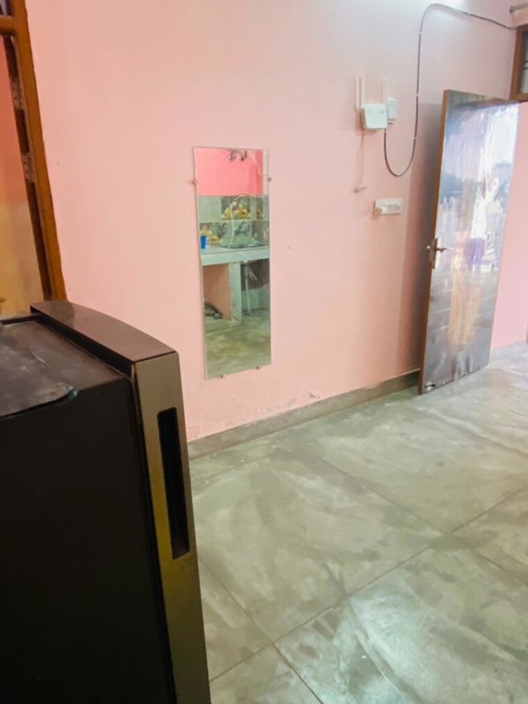 Bedroom, vineet khand Pg For Girls In Vineet Khand 10716771