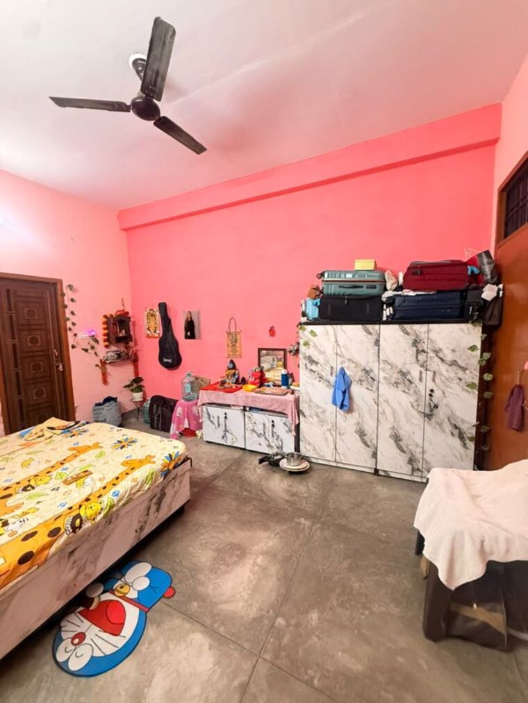 Bedroom, vineet khand Pg For Girls In Vineet Khand 10716771