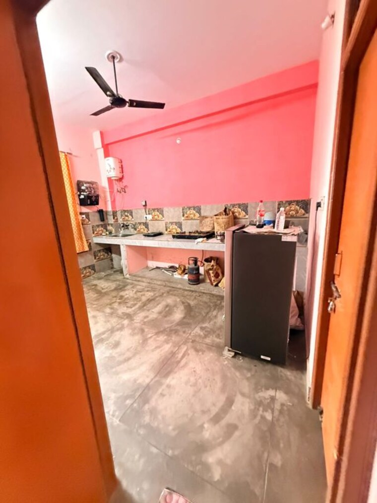 Bedroom, vineet khand Pg For Girls In Vineet Khand 10716771