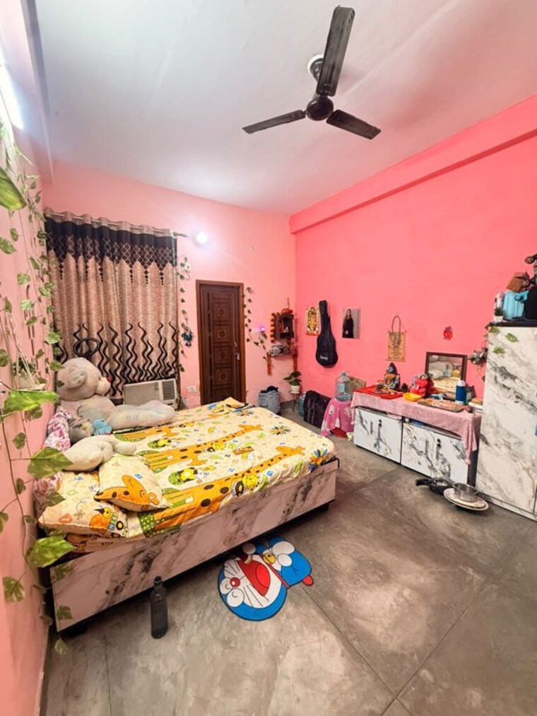 Bedroom, vineet khand Pg For Girls In Vineet Khand 10716771